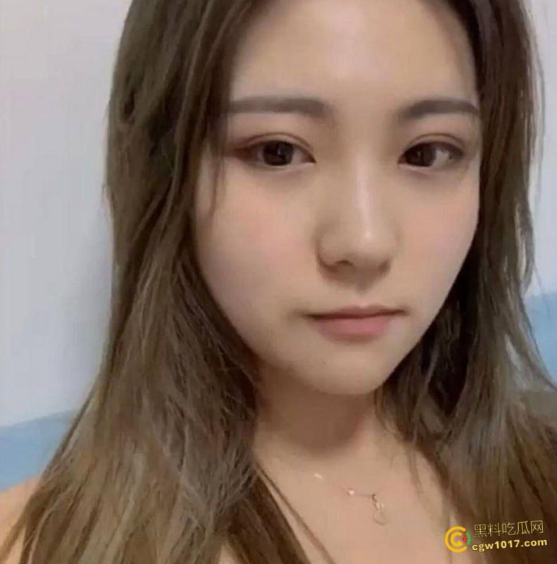 广西科技大学【黄婉婷】， 被柳州老表零成本拿下，仅聊四天就被约到酒店爆操，女上骑乘还一边揉奶子太骚了！-3