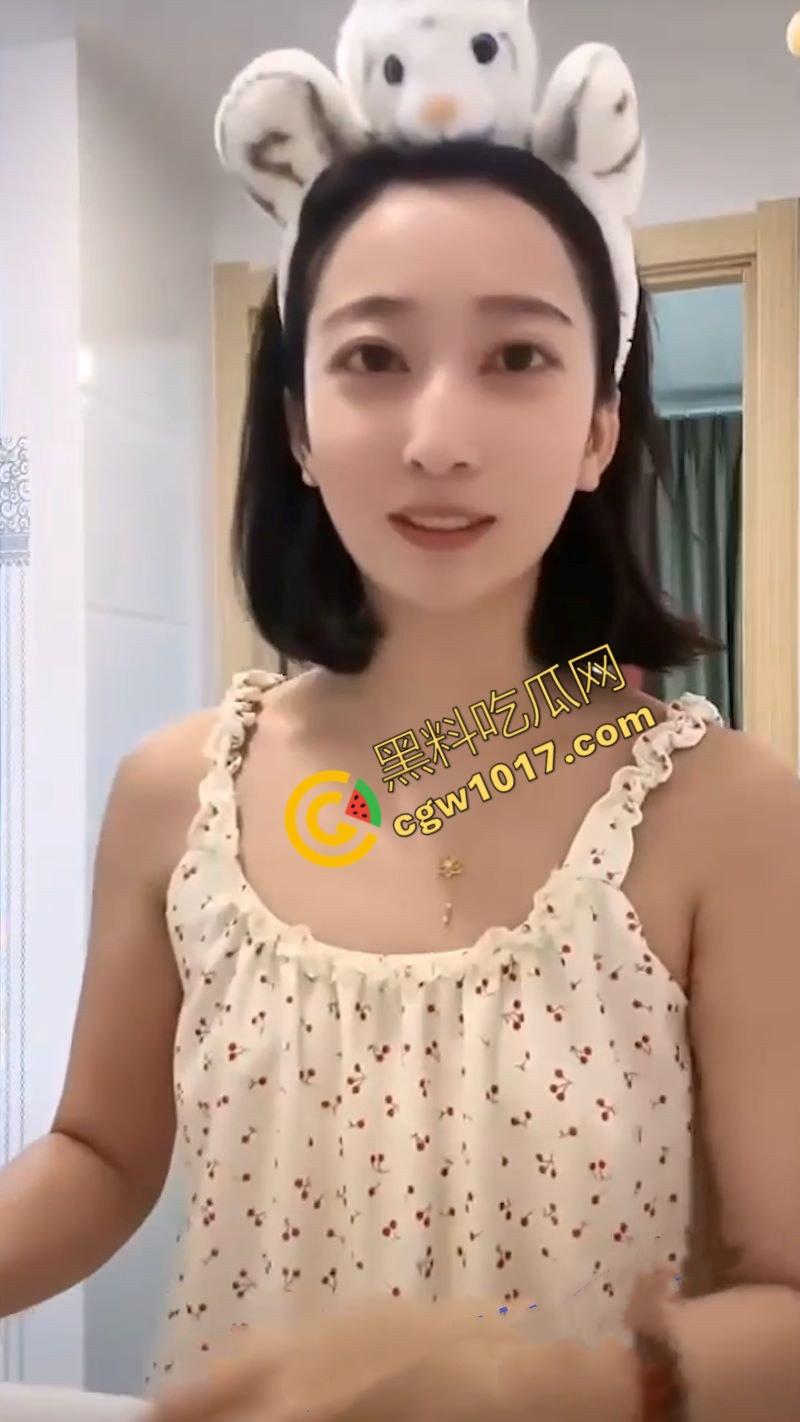 快手抖音网红最刺激走光集锦，暴露美穴美乳，惊艳贴身拍摄，性感迷离，眼力挑战，满足所有视觉欲望！-18