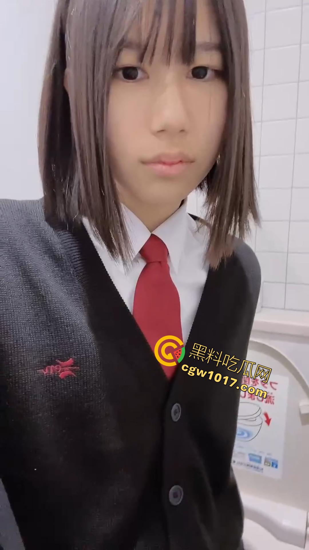 沈阳职高【刘思涵】在宿舍跟金主爸爸网调!抠逼揉奶掰穴特写,不再是别人的白月光 她已经变成了金主专属母狗!-1