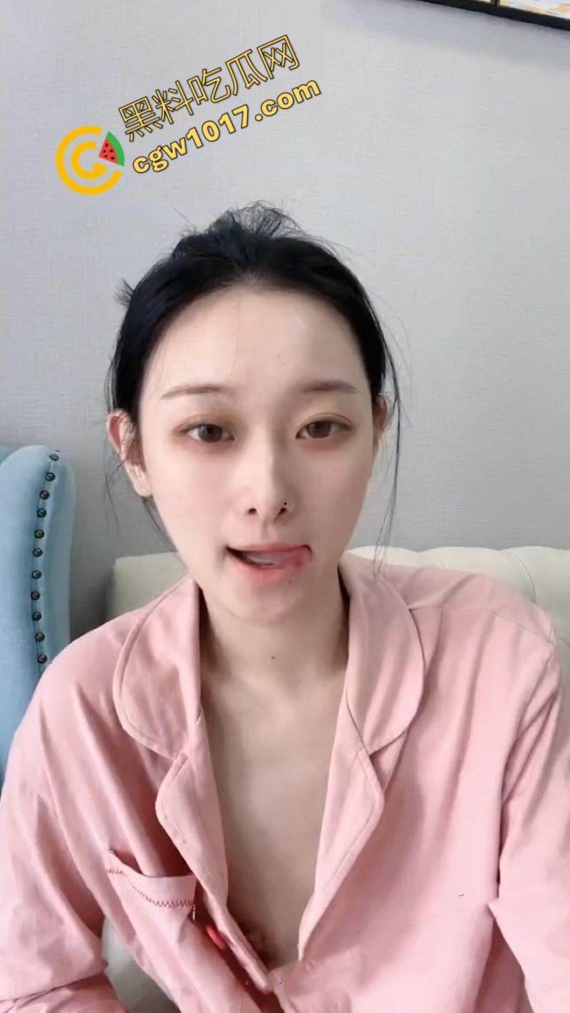 快手抖音网红最刺激走光集锦，暴露美穴美乳，惊艳贴身拍摄，性感迷离，眼力挑战，满足所有视觉欲望！-19