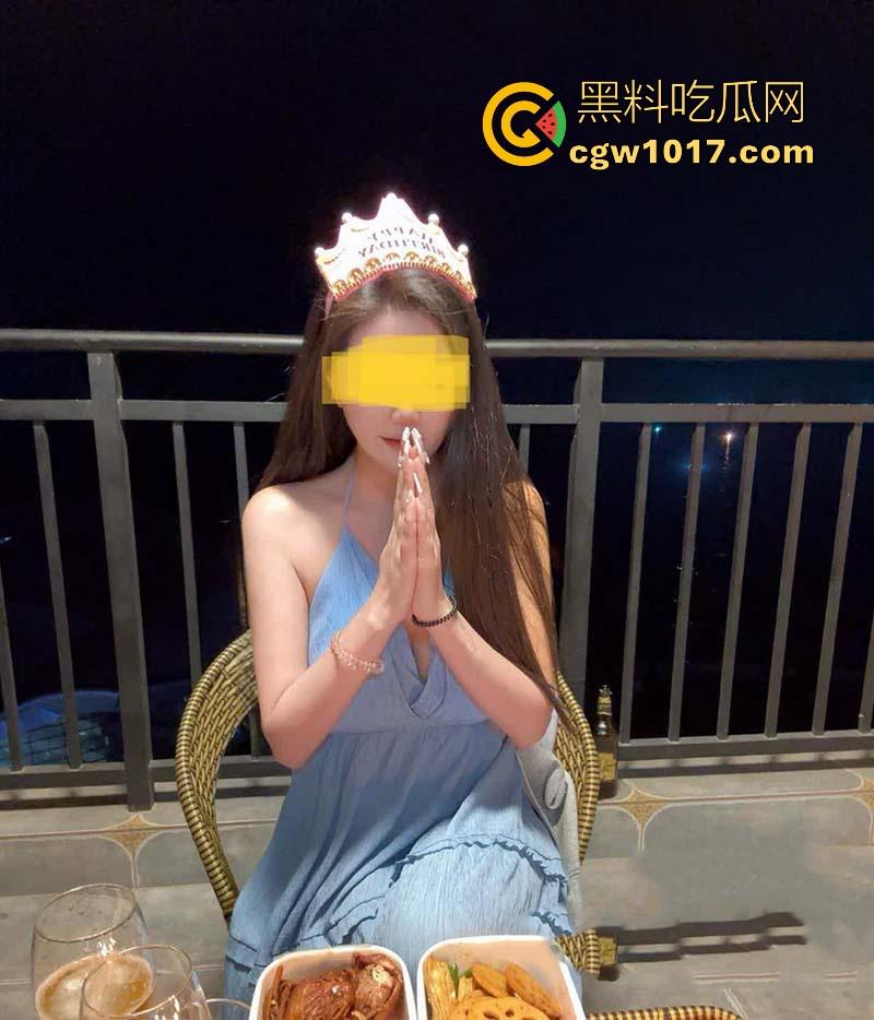 口交新玩法！可乐加跳跳糖，一口可乐一口跳跳糖再加一口鸡巴，解锁新玩法直接效果爆炸，骚货嫂子怎么什么都会啊！-3