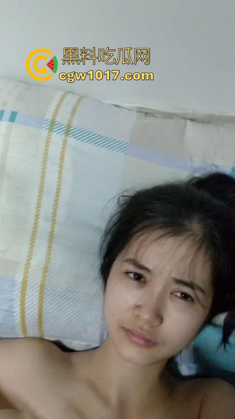 职校甜妹【吴千语】性爱视频流出,可爱白月光从清纯到反差,各种淫荡做爱过程,粉嫩的小穴已经雀黑无比!-3