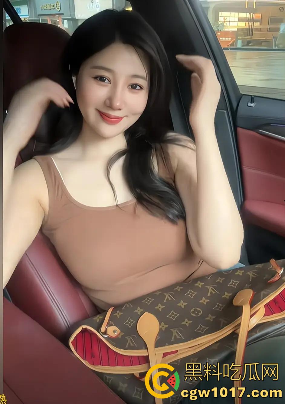 离异的小姨憋不住寂寞让我帮她止止痒！豪车LV包都换不走空虚，一根鸡巴就满足！坦白以后直接69互舔 最后自己坐上来狂扭！-1