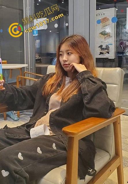 19岁清纯学生妹的疯狂派对:被被兽性三人轮奸,喝尿淫骚,变态4P,酒精与欲望交织,淫荡剧情直击内心-2