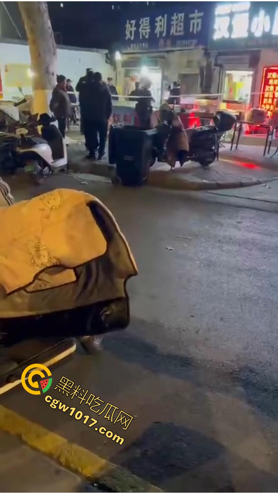 江苏连云港新浦中学街头惨案 17岁少女带着社会青年砍死父母!居然只是因为女孩要钱父母未给!-7