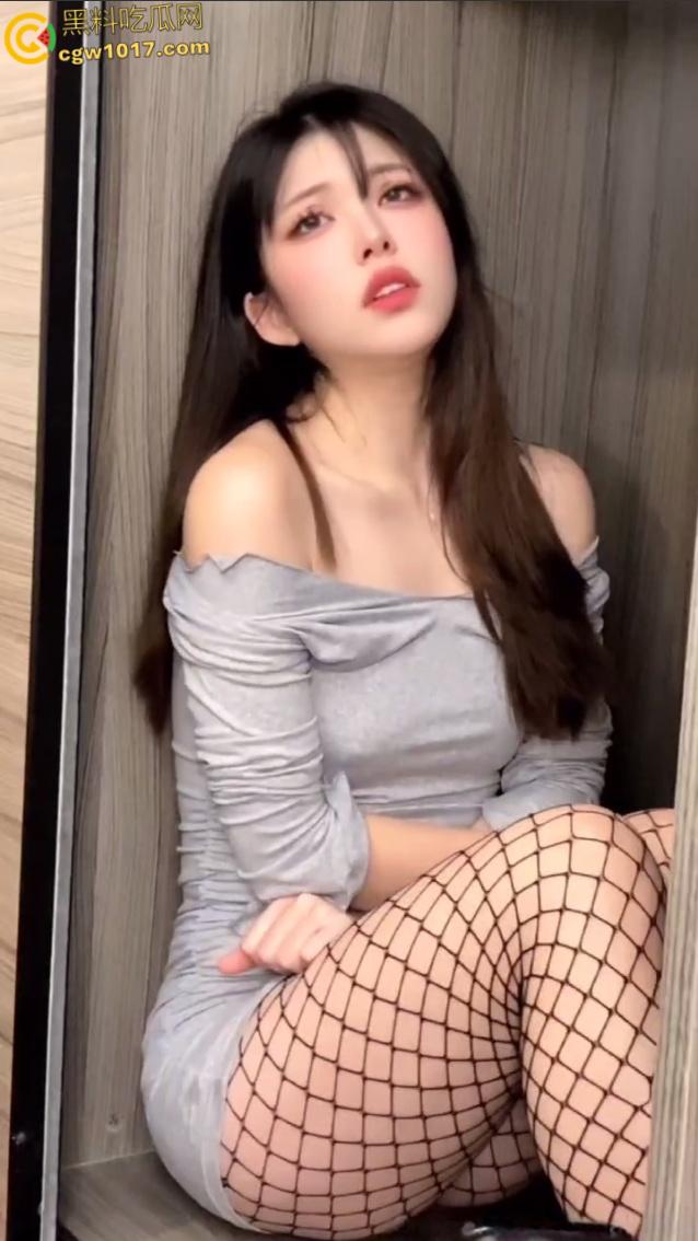 韩国极品尤物【tinaislove】，性感JK渔网诱惑，成为财阀肉便器露脸口交，被后入打桩爆操肥臀狂抖！-1