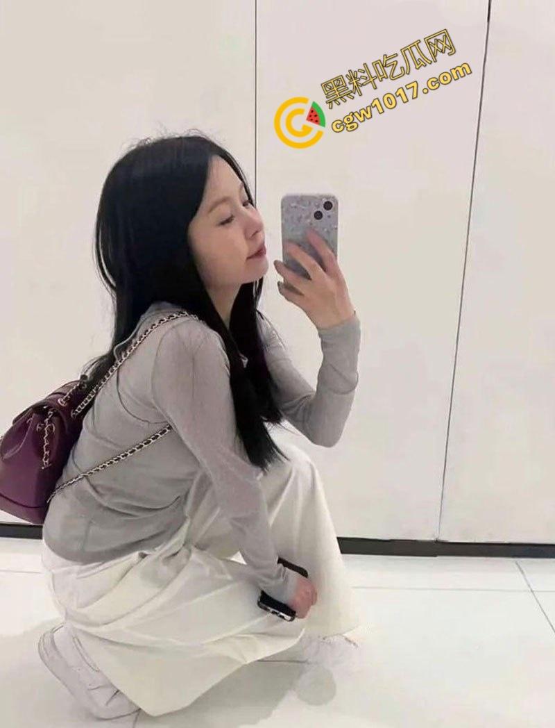 瑜伽小巫女爆艳照!极品博主【高颜嘉】在深圳总统套房内被金主掌控,成妖艳肉便器,反差十足,骚狂见潮!-3