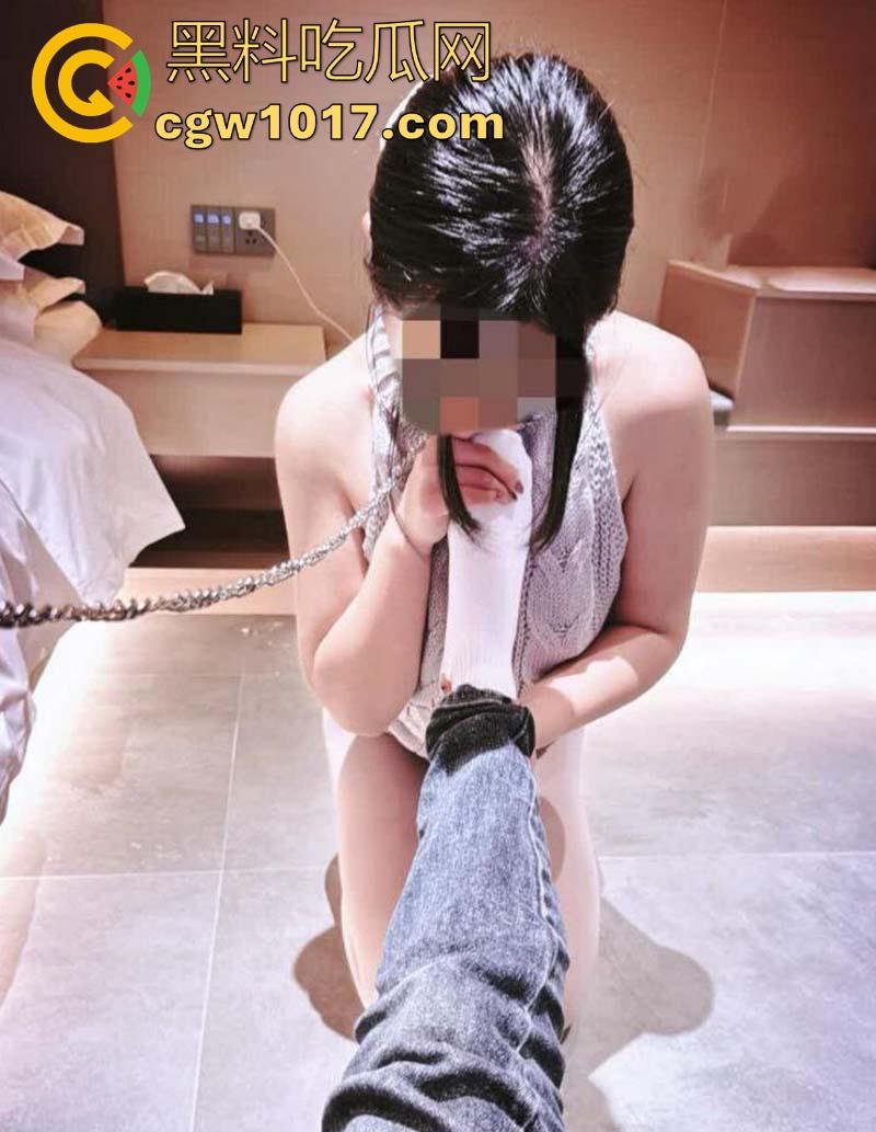 电竞酒店开发反差姐姐的母狗潜力,狗链拖着肉丝翘臀母狗,无套双洞齐插挑战忍耐度,这身材真的爱了!-3