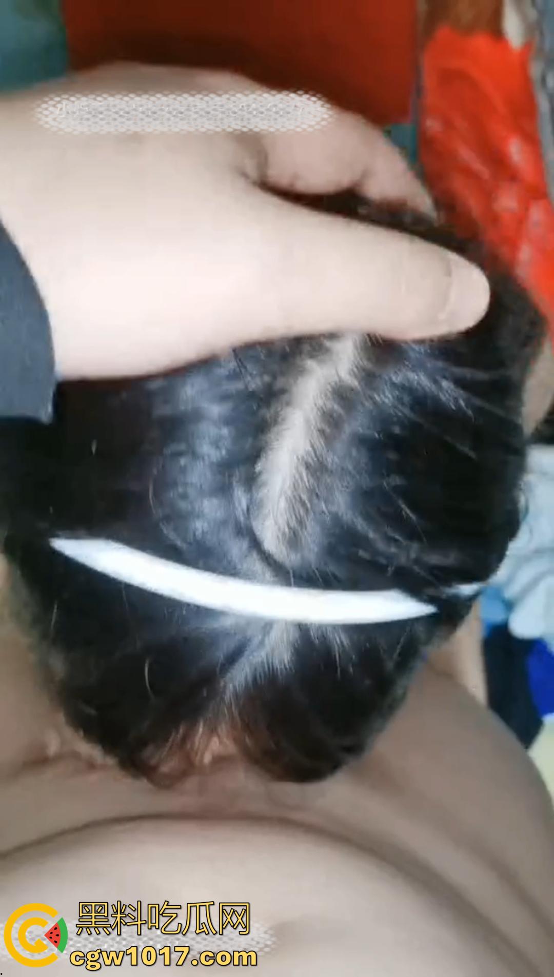 黄色主播花天价真实破处！高中巨乳妹子被开苞，插进去血流整个鸡巴上都是 妹子嗷嗷喊疼！-5