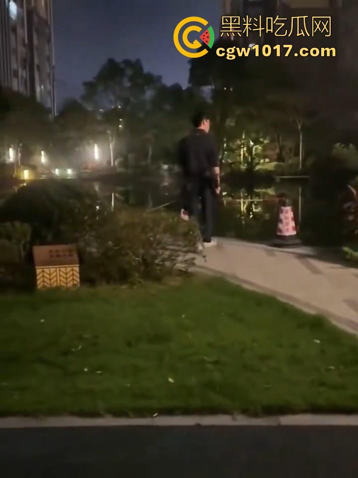 广东揭阳缔景城小区有人虐猫,深夜拿弓箭弓弩射小区小猫咪,在小区乱射箭,如入无人之境,今天敢射猫明天就敢射人!-7