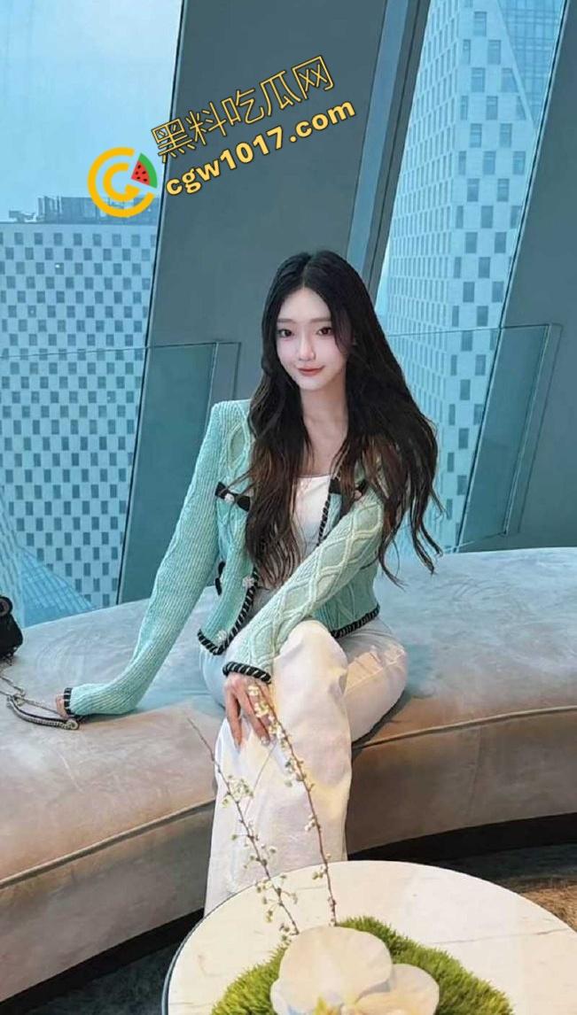 快手千万粉网红【老狗】惊爆丑闻:婚内出轨乱搞、KTV淫乱黑料满天飞!与爱徒【孙佳昕】狂欢,前妻直播爆猛料,裸露内幕掀波澜!-3