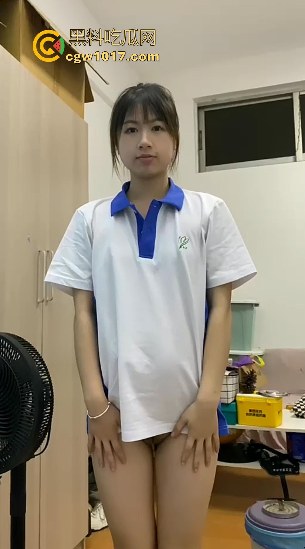 一个月两万放在学校圈养的07年小母狗，放学先到金主哪舔屌打卡，花式猛捅白虎馒头逼，这种小母狗怎么找？-1