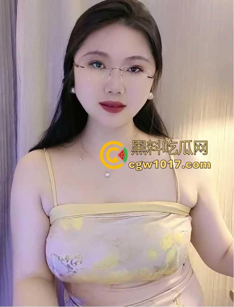 快手微胖熟女网红【耲戇薹脔素姐】不雅视频流出!线下被大哥约炮,跪地含屌猛舔,完美露脸浪叫销魂!-3