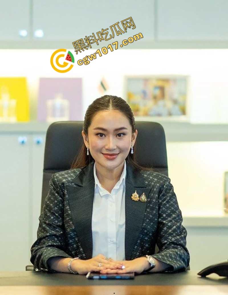 泰国女总理性爱丑闻泄密!极品巨乳,完美露脸,场景劲爆火辣,网民疯狂点击,震惊全球!-5