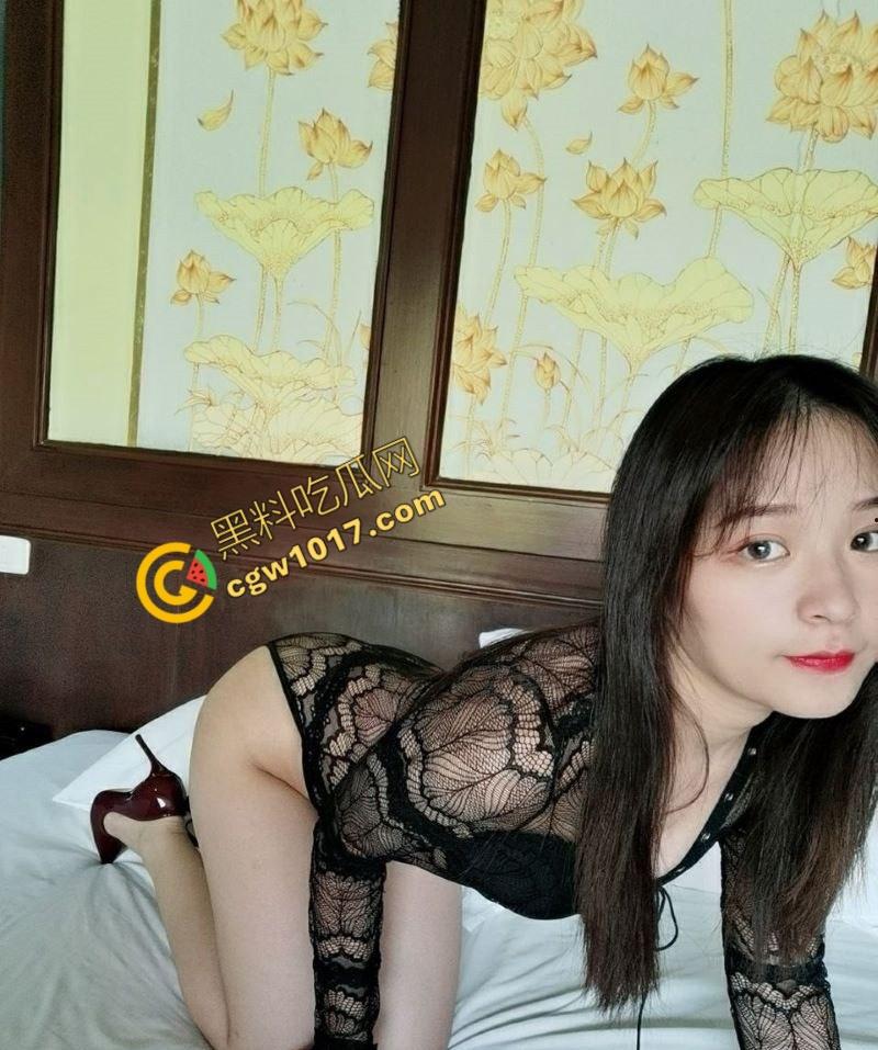 校园尤物,妖娆胴体引百男疯狂!金主震撼深喉舔骚态,粉嫩白虎穴受暴操,自慰视频满足欲望!-7