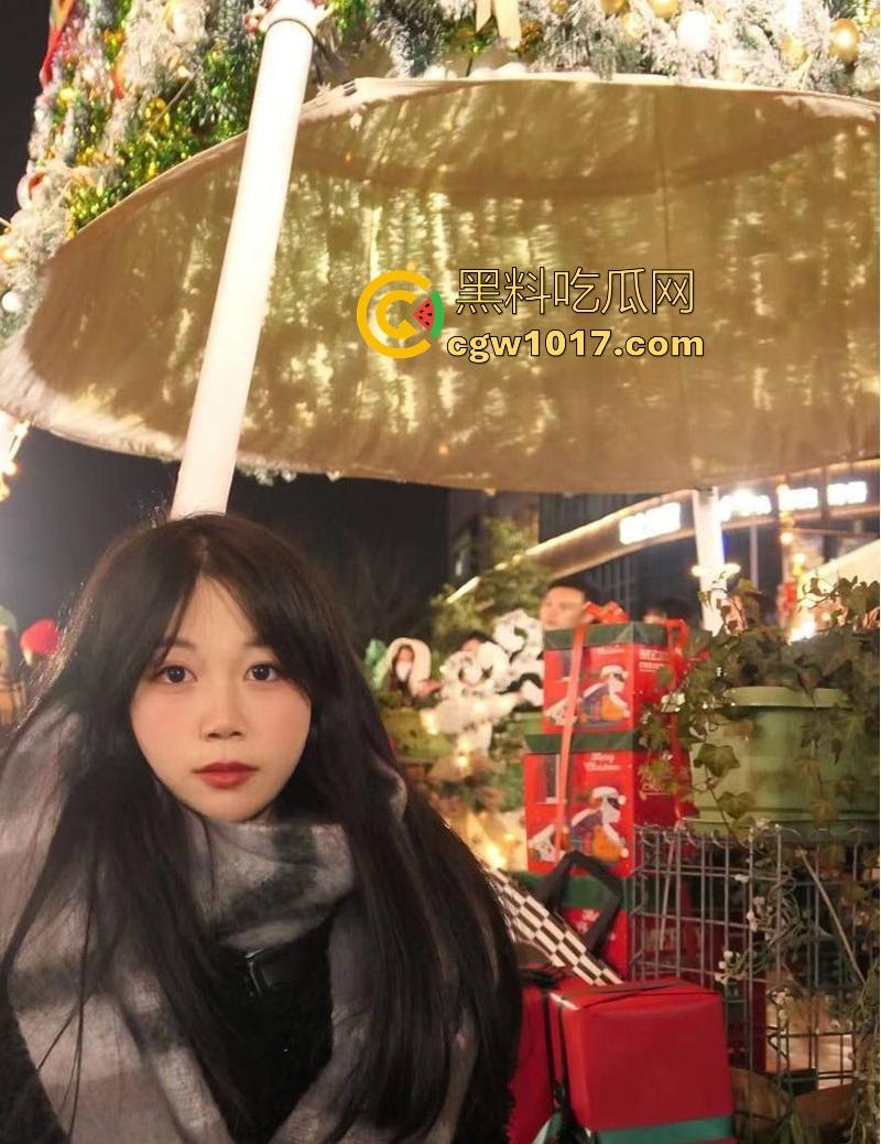 湖北师范大学萝莉学妹【温琬玲】反差跪床深喉口爆,狗链牵引翘臀后入爆操,与男友性爱视频曝光泄露!-9