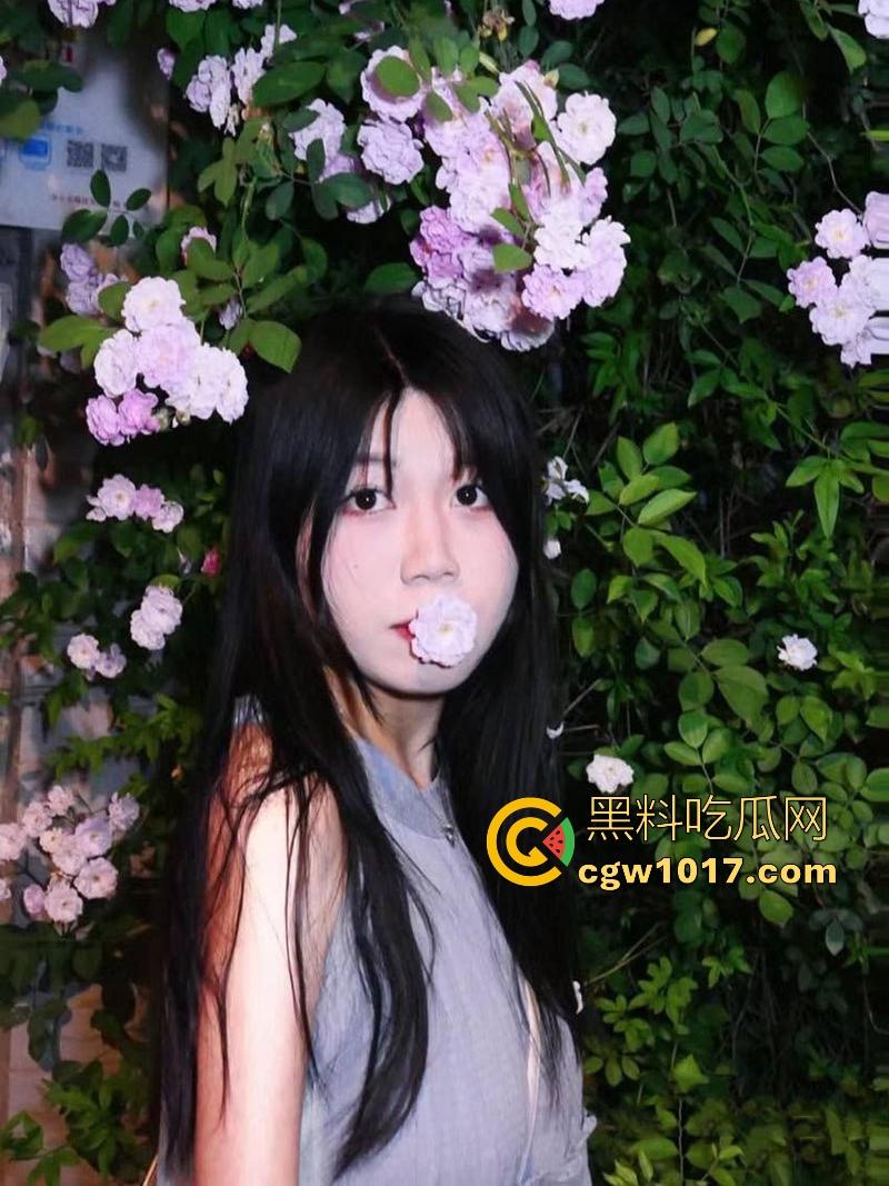 湖北师范大学萝莉学妹【温琬玲】反差跪床深喉口爆,狗链牵引翘臀后入爆操,与男友性爱视频曝光泄露!-10