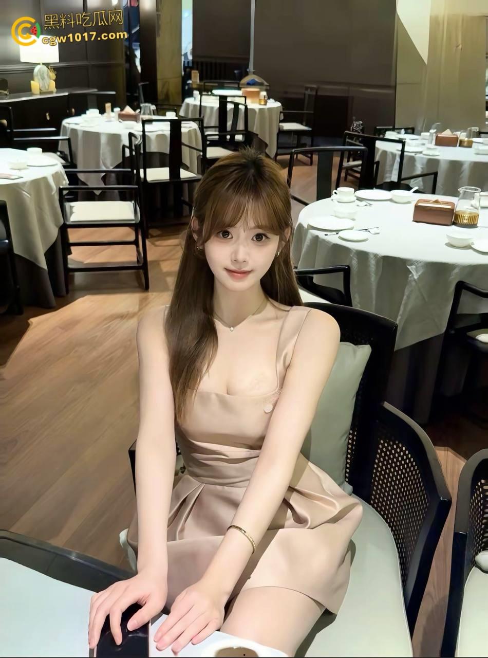 趁着万圣节和女儿玩cosplay，穿着头纱白丝小皮鞋，趴在床上任我操嘴，后入猛草极品翘臀，扶着腰全射在馒头小穴里 ！-3