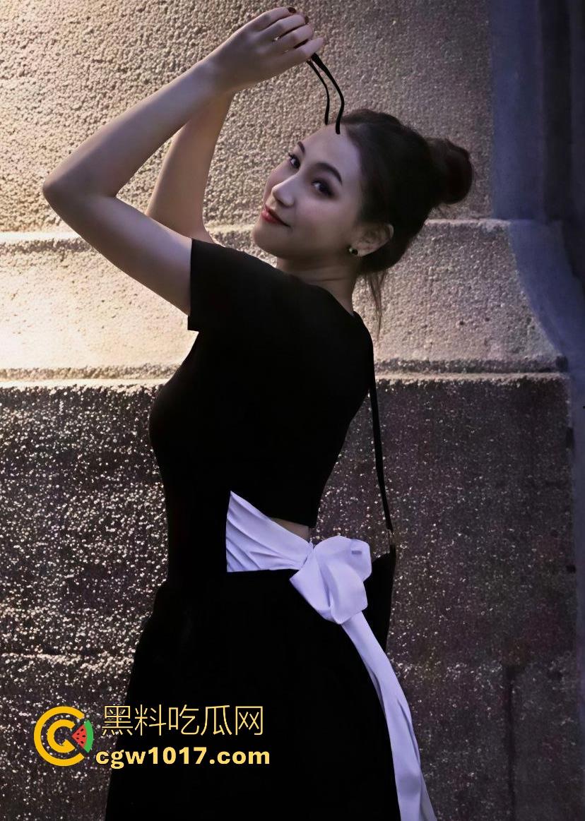 重口虐肛!霓虹熟妇被暴力虐肛,翘起肥臀硬塞成年鳗鱼,从头放进去,极其恐怖血腥,真不怕鳗鱼钻进去啊!-1