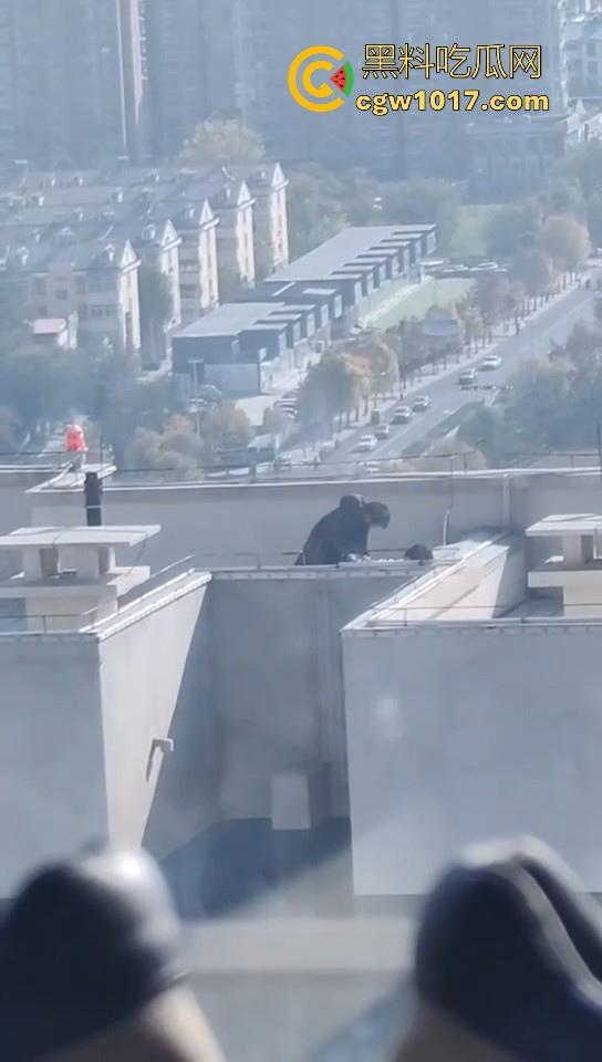 小编精选户外野战做爱视频,各种场景各种大胆做爱露出,无视众人猛插骚逼,只友你想不到的没有他们不敢操的!-4