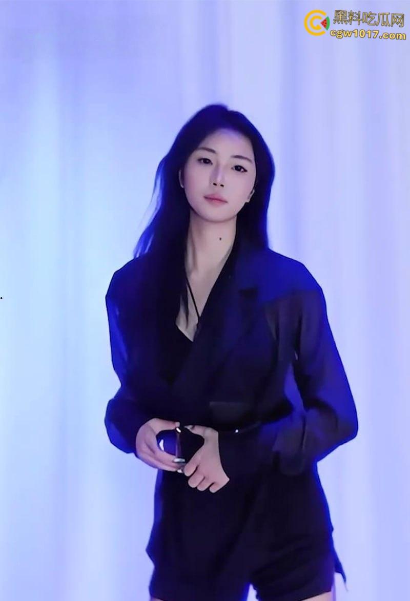 国内顶级淫舞团【18girls】,爆乳姐妹花脱衣热舞,,G杯姐姐美乳奶狂甩,乳牛妹妹极致挑逗全裸露穴 !-1