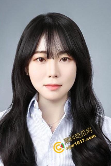 韩国职场女神【姜允瑟】出轨老公兄弟被曝光！OL套装下的淫荡本性，巨根深喉吞吐、迷离娇喘，极致欢爱爆红色瓜料！-2