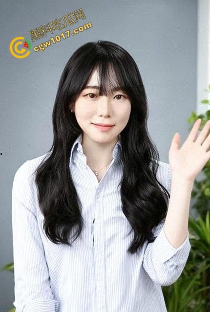 韩国职场女神【姜允瑟】出轨老公兄弟被曝光！OL套装下的淫荡本性，巨根深喉吞吐、迷离娇喘，极致欢爱爆红色瓜料！-3