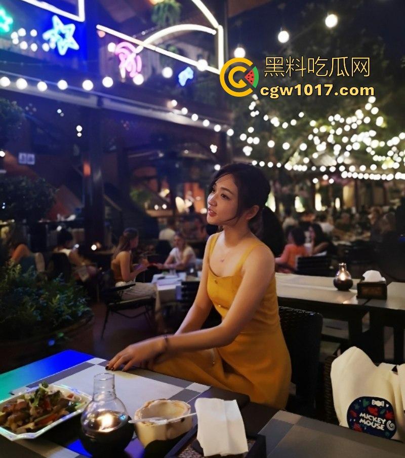 大佬分享一个月2万包养的极品女大,从白月光到淫语母狗只需要2万,无套猛插跪地舔屌手到擒来,真反差了!-5