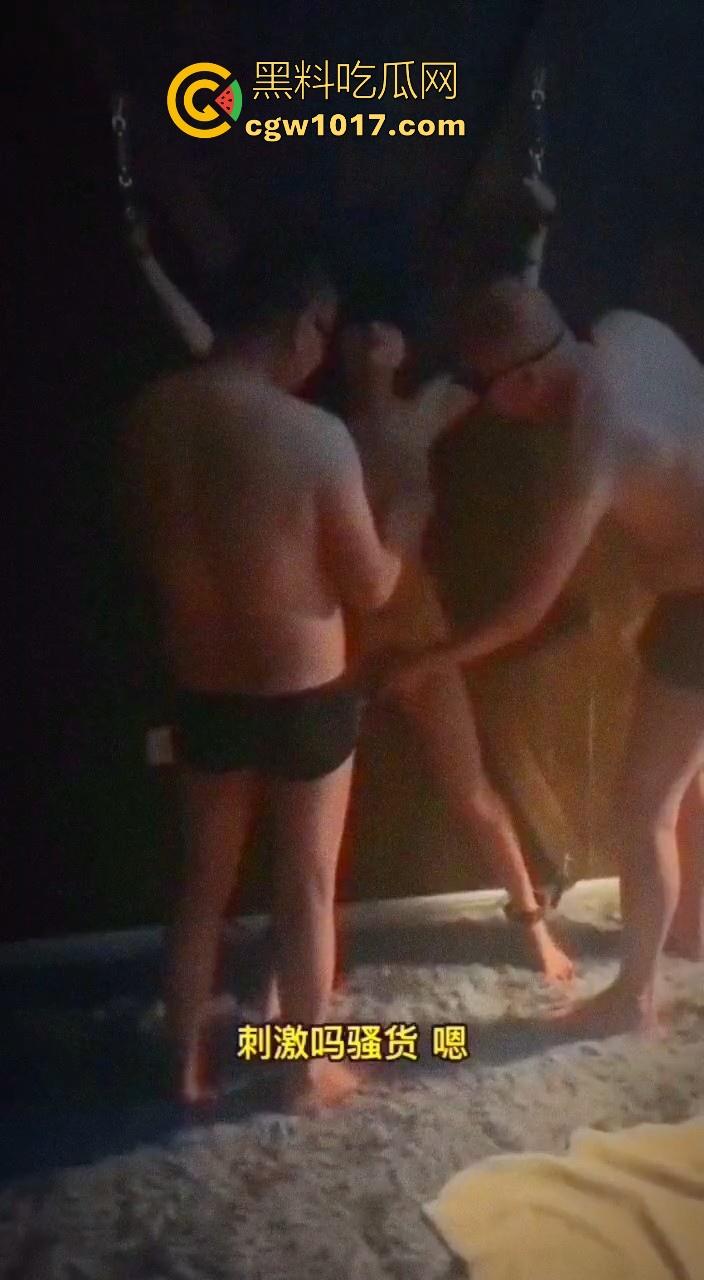 搞笑东北话调教母狗!3P群交两王战一后,好好的群交大片硬生生的给东北话搞破防了,刚硬的鸡巴瞬间软了下去!-3