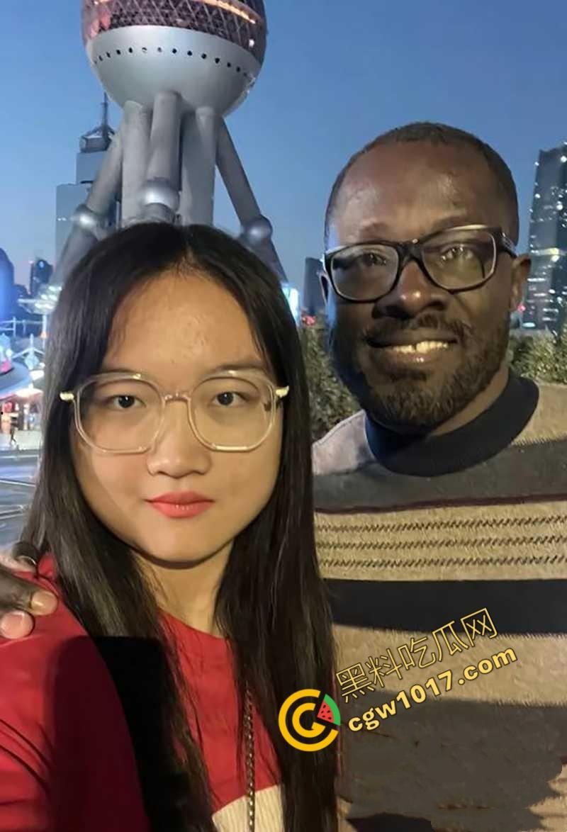 抖音柔术女王【肖红丽】出轨黑料,被老黑猛操爆照,全网骨头最软的她,靠色情技巧红遍天,最终媚洋自毁名声!-5