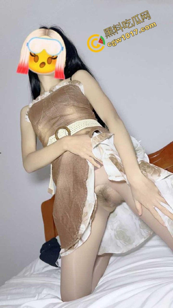 半夜闯入嫩艳小姨子房,不穿内裤赤裸诱惑,舌尖轻吻肉穴深处,脚踩鸡巴丝袜磨,饥渴肉体大胆索求!-4