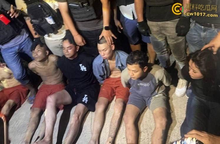 柬埔寨劫法场,黑衣大嫂一人一枪为爱冲锋,递枪救走6名同伴,现在每个大哥心中都有一个越南大嫂梦 !-8