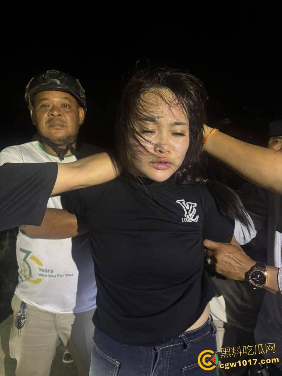 柬埔寨劫法场,黑衣大嫂一人一枪为爱冲锋,递枪救走6名同伴,现在每个大哥心中都有一个越南大嫂梦 !-4