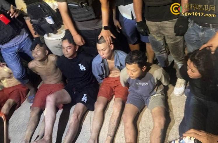 柬埔寨劫法场,黑衣大嫂一人一枪为爱冲锋,递枪救走6名同伴,现在每个大哥心中都有一个越南大嫂梦 !-8