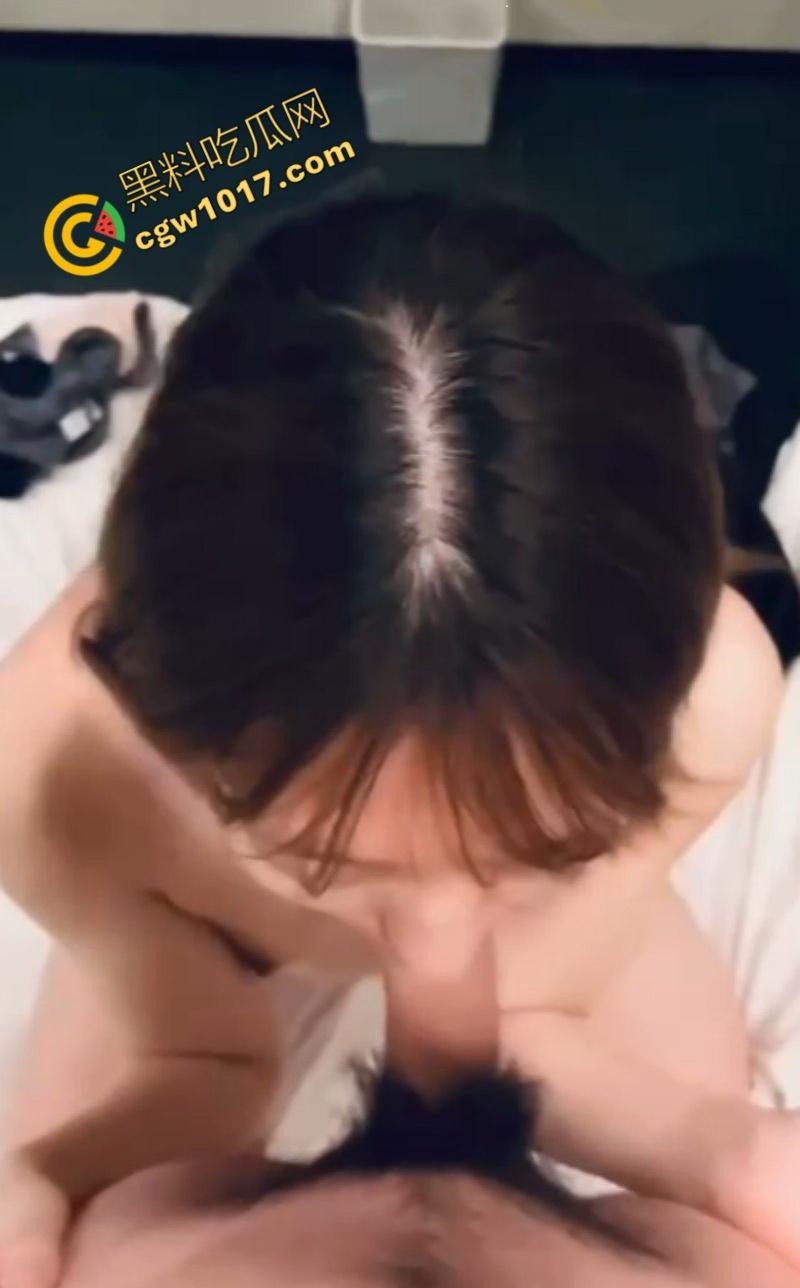 台娱爆出更劲爆丑闻!知名女星【简廷芮】婚内荒淫小鲜肉,感谢老公黑料满天飞,【粿粿】助纣为虐!淫乱姐妹花暴露糜烂生活!-12