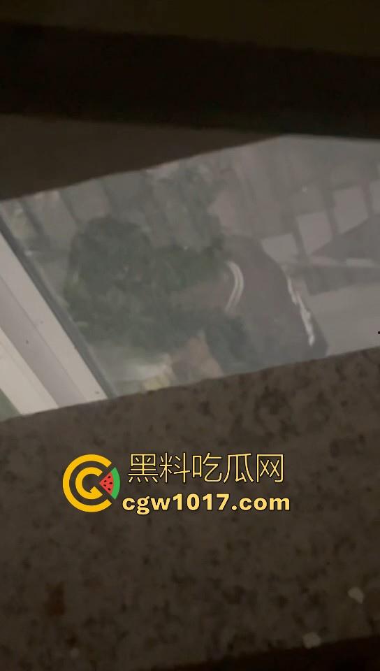 卫校不大创造神话!小情侣楼梯激情啪啪被偷拍!埋头苦干猛插女友,男女主被扒出,报告案发现场发现不明液体!-7