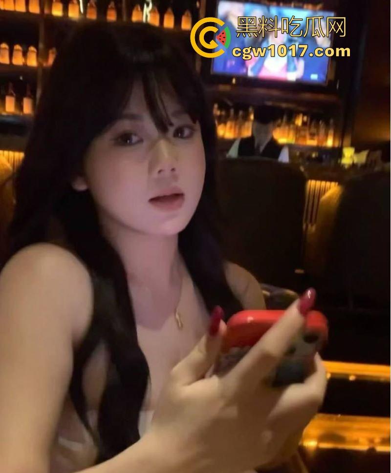 积目约炮湖南超骚小母狗,逼痒难耐寻求爸爸调教,刚到酒店就裸聊扣骚穴勾引,这不操他真是天理难容啊!-6