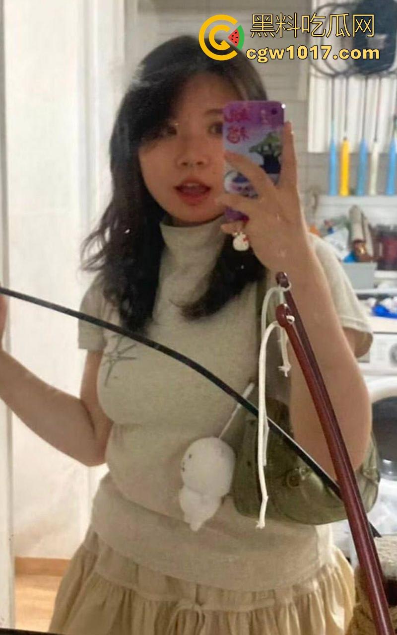 河北工业学院微胖母狗【王如梦】反差母狗道具调教,甜美外表彻底崩坏,花式抽插后入,现已是合格母狗炮架!-1