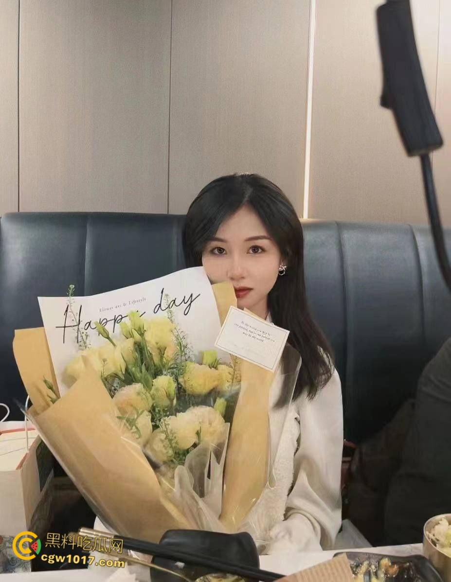 洛阳正仁教育集团【昌梦甜】,婚前出轨被炮友拍下不雅视频,假屌跳蛋玩弄骚穴,大尺度聊天记录无比辣眼!-7