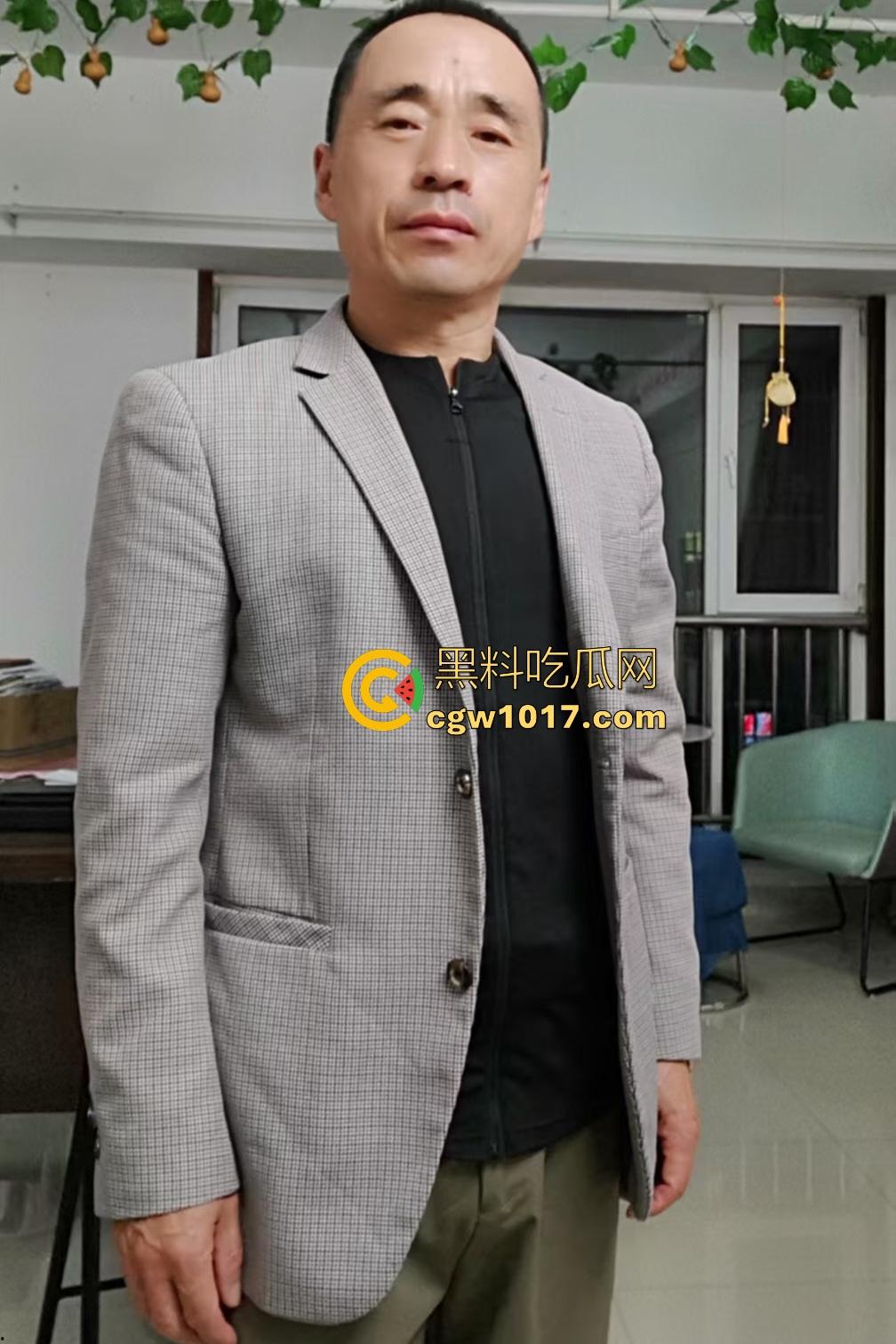 河北超市机器响工作人员逼老人脱光自证清白，还要搜身，这太过分了，大爷说“骗我脱完就不管了”？-1