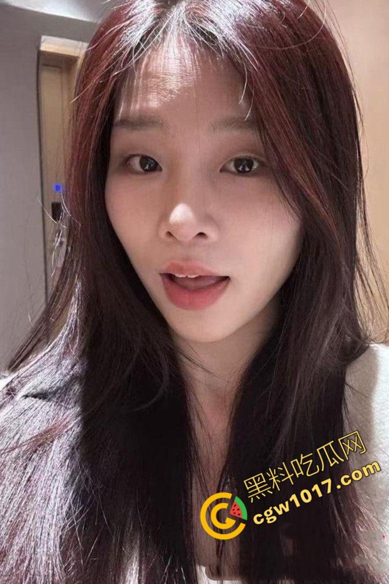 长沙工业学院大二清纯学姐【李芊婉】不雅视频曝光,雪肌黑丝大长腿,高潮迭起翻白眼,校园女神淫荡自慰,大屌猛插满足欲火-4