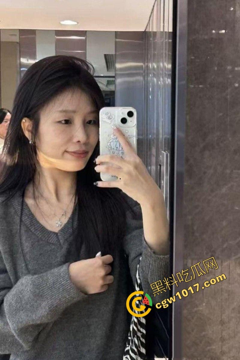 长沙工业学院大二清纯学姐【李芊婉】不雅视频曝光,雪肌黑丝大长腿,高潮迭起翻白眼,校园女神淫荡自慰,大屌猛插满足欲火-6