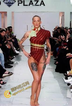 激情荷兰时尚展:裸露模特颠覆眼球,薄纱飘舞间激情四射,色情与高雅交相辉映,撩人心弦!-4