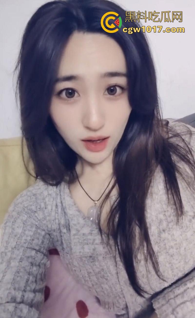 辽宁工商学院【廖齐柔】清纯外表下淫乱至极，实习工作期间与同事约炮做爱，男友怒爆露脸视频报复！-1