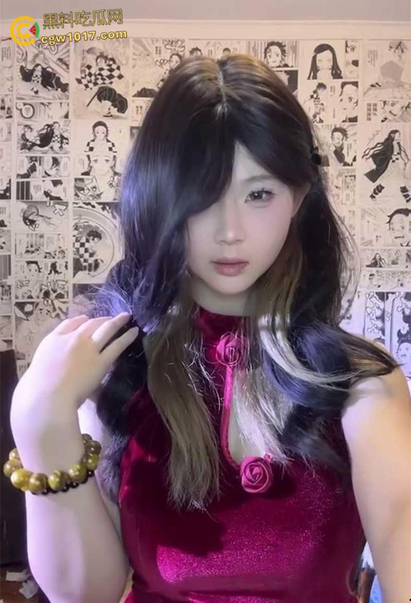 清纯学妹网黄【超级困】，顶级稚感神颜尤物，白衬黑丝摇奶狂舞，全裸漏乳掰穴挑逗，淫骚抠弄自慰狂摇 ！-2