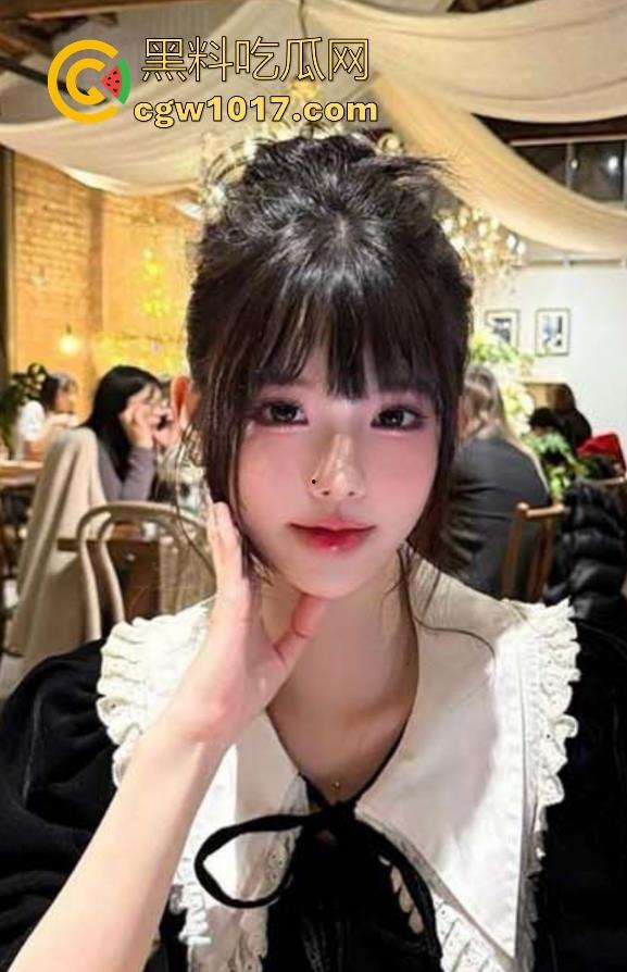 诱骗单纯女儿做爱，多姿势调教女儿嫩逼特写，扇耳光羞辱，我就知道她是个可以调教的抖M炮架！-2