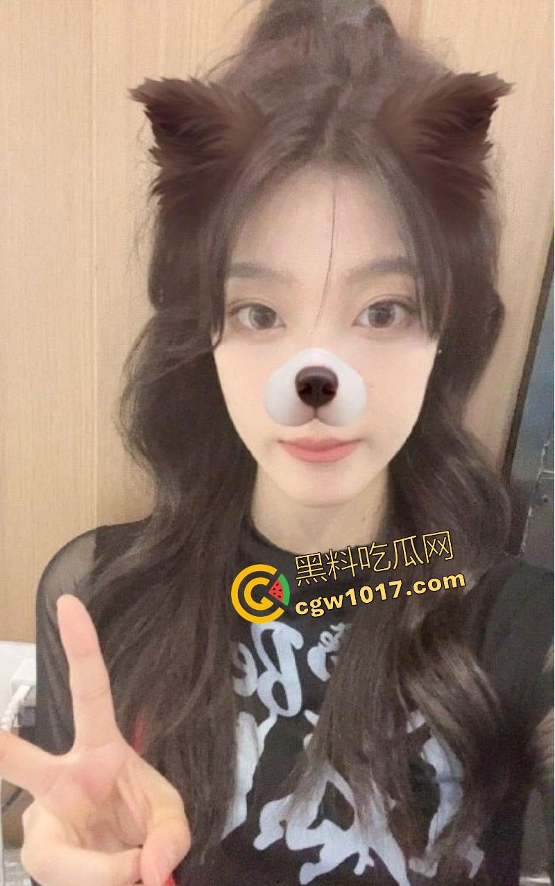 潍坊艺校摩天轮百米啪啪女主【袁雯晴】最新做爱视频曝光,高颜值小母狗,日常吃鸡做爱,各种场所都尝试过,玩法花式挑逗你下体!-3