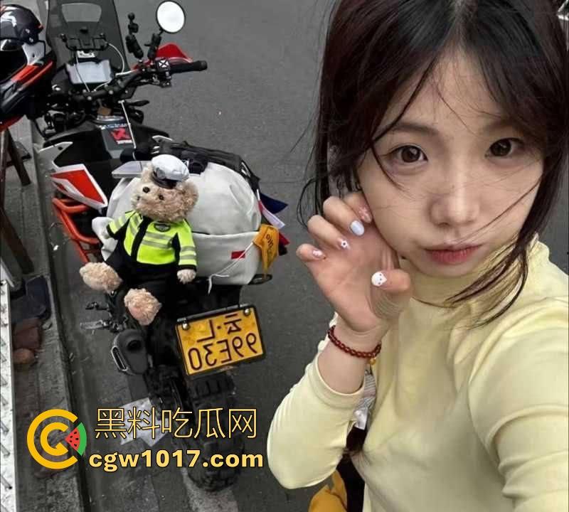 抖音热瓜骑行圈白兰鸽事件大曝光！纯欲女骑士傍富二代【木头叔叔】深夜酒店猛舔大屌，一晚十次打底，插完就甩！-9