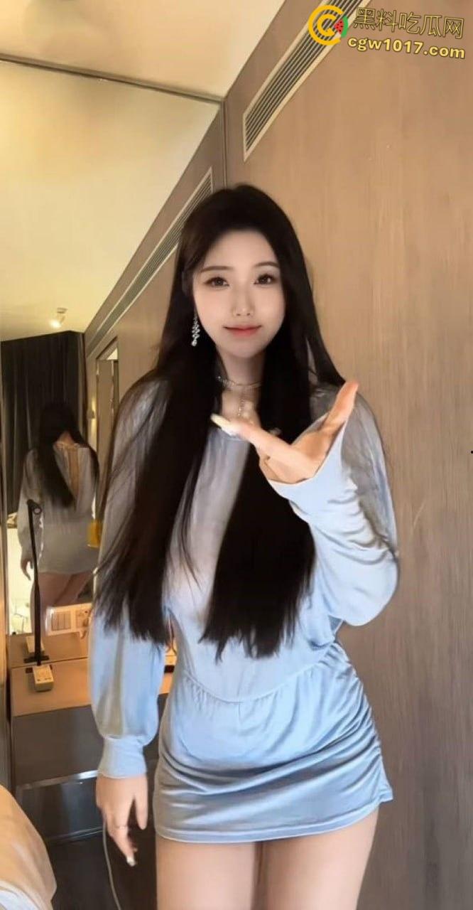 抖音百万粉丝网红【圈】，与金主裸聊黑料流出，甜美反差萌跪姿撩大哥，清纯播主秒变下贱母狗！-2