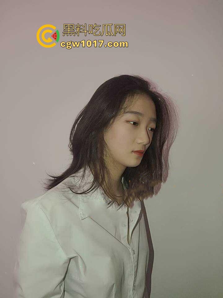 东北师范学大学淫荡小母狗【魏梦】与男友做爱视频曝光,日常花式做爱镜头面前大胆展示小嫩逼,真是应了那句十个眼镜九个骚!-2